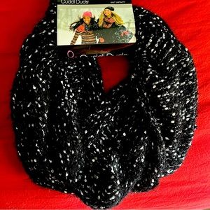 Knit infinity scarf